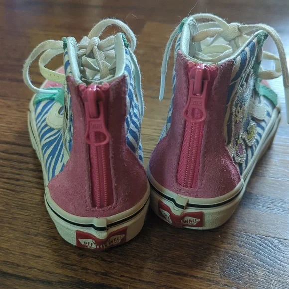Little Kids Minnie and Mickey Disney High-Top Vans, Size 10.5 - Picture 3 of 5